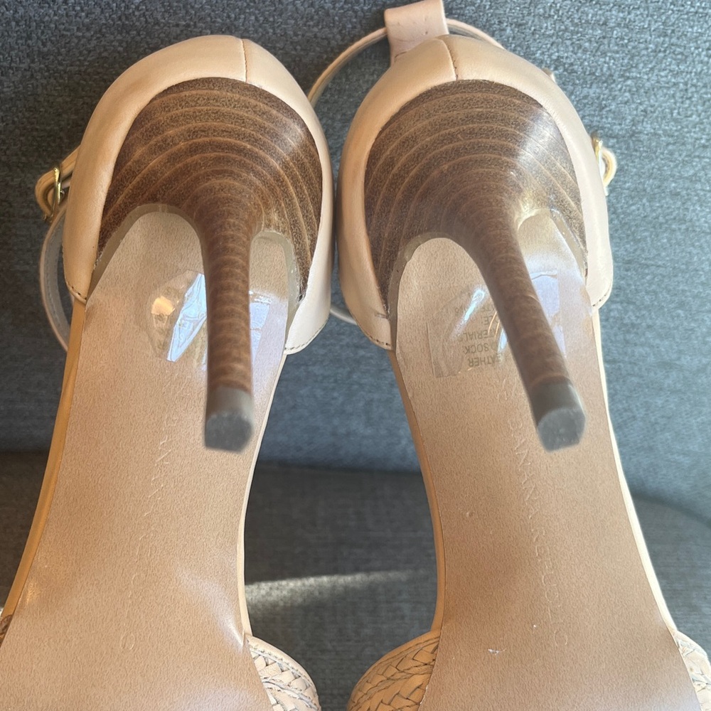 Worn 1x Banana Republic Women's beige stilettos- like new/ excellent condition - Picture 7 of 10